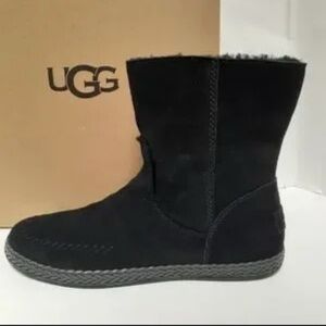 Ugg’s UGGs moccasin size 10